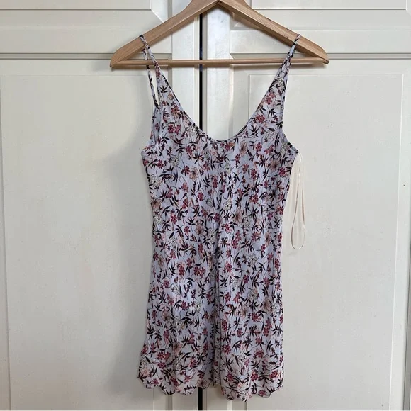 ✨ NWT CHLOE v neck lace bodice cami strap floral print viscose top - Picture 3 of 6